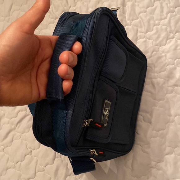 Hand bag, accessories bag - Picture 7 of 7